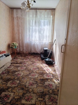 Продам трехкомнатную (3-комн.) квартиру, 3, Автополигон п