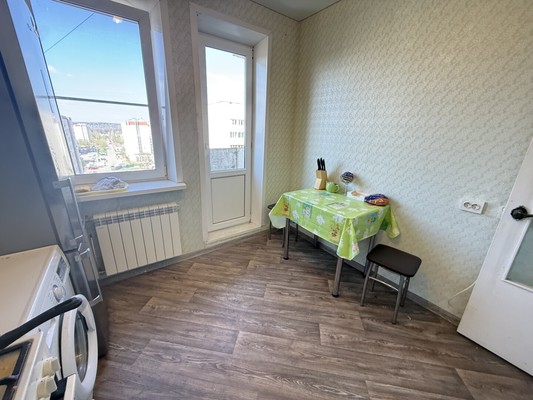 Продам однокомнатную (1-комн.) квартиру, Тепличная ул, 2, Воронеж г