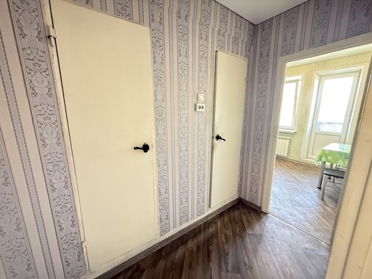 Продам однокомнатную (1-комн.) квартиру, Тепличная ул, 2, Воронеж г