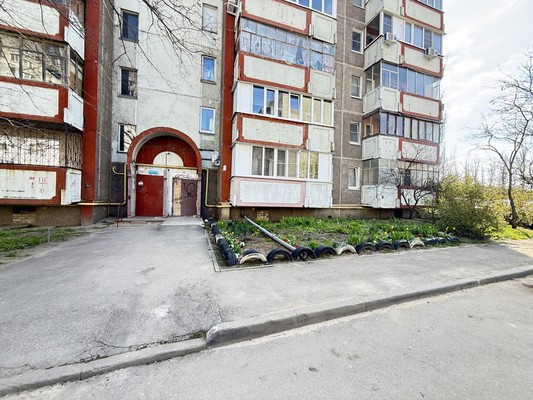 Продам однокомнатную (1-комн.) квартиру, Тепличная ул, 2, Воронеж г