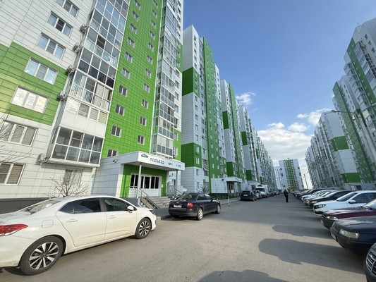 Продам однокомнатную (1-комн.) квартиру, Адмирала Чурсина ул, 8, Воронеж г