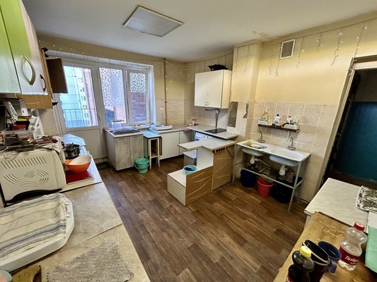 Продам комнату в 8-комн. квартире, Шишкова ул, 4а, Воронеж г