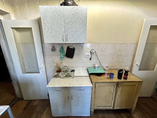 Продам комнату в 8-комн. квартире, Шишкова ул, 4а, Воронеж г
