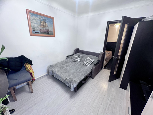 Продам двухкомнатную (2-комн.) квартиру, 19-я линия ул, 24, Ростов-на-Дону г