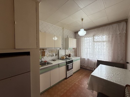 Продам трехкомнатную (3-комн.) квартиру, 1 Конной Армии ул, 86, Симферополь г