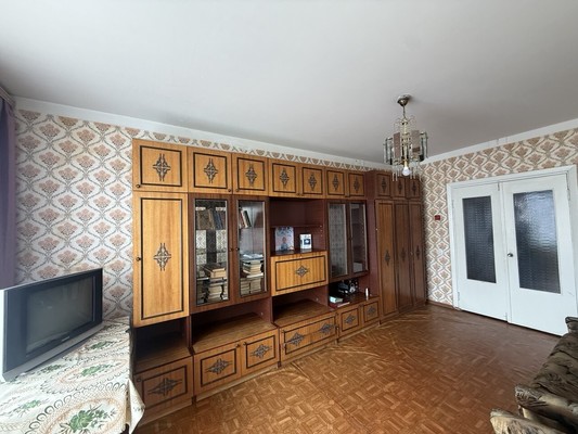 Продам трехкомнатную (3-комн.) квартиру, 1 Конной Армии ул, 86, Симферополь г