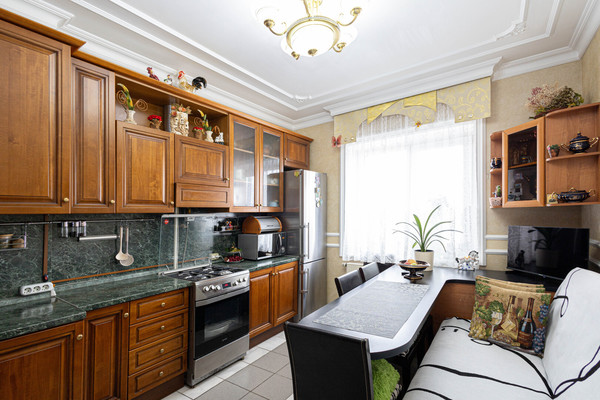 Продам трехкомнатную (3-комн.) квартиру, Красноармейская ул, 35, Ханты-Мансийск г