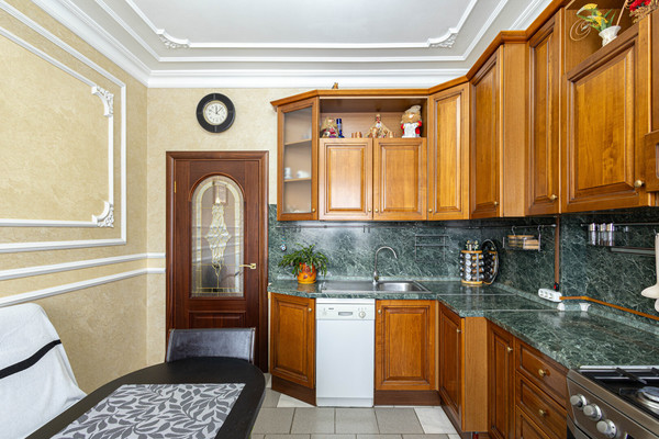 Продам трехкомнатную (3-комн.) квартиру, Красноармейская ул, 35, Ханты-Мансийск г