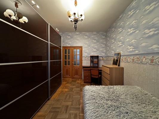 Продам трехкомнатную (3-комн.) квартиру, Седова ул, 63, Санкт-Петербург г