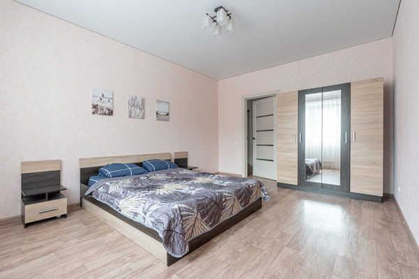Продам двухкомнатную (2-комн.) квартиру, Победы пр-кт, 139к1, Казань г