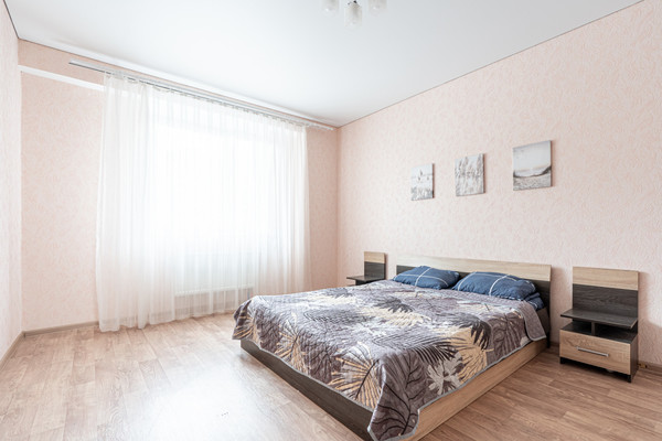 Продам двухкомнатную (2-комн.) квартиру, Победы пр-кт, 139к1, Казань г