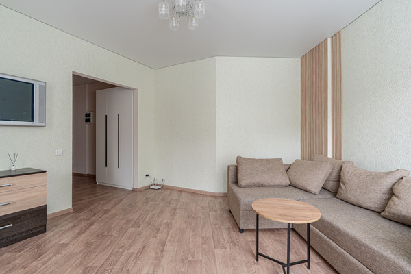 Продам двухкомнатную (2-комн.) квартиру, Победы пр-кт, 139к1, Казань г