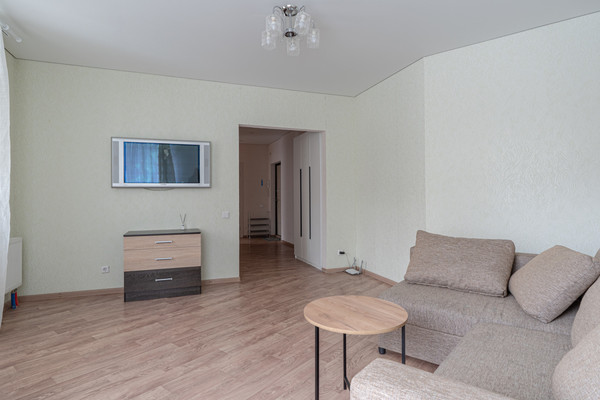Продам двухкомнатную (2-комн.) квартиру, Победы пр-кт, 139к1, Казань г