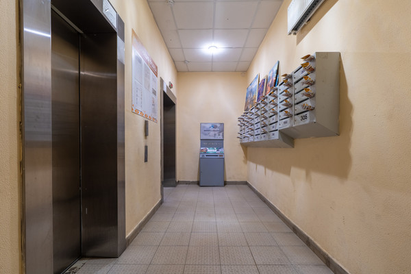 Продам двухкомнатную (2-комн.) квартиру, Победы пр-кт, 139к1, Казань г