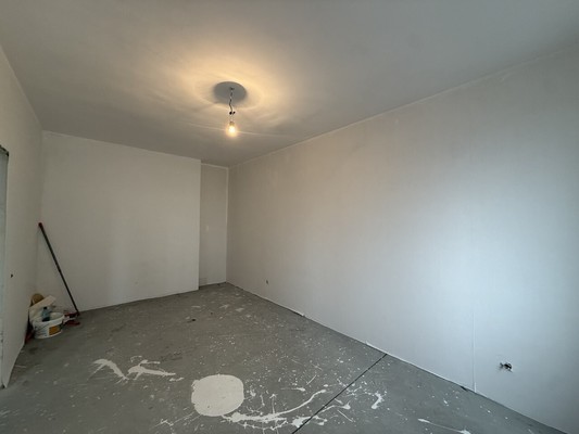 Продам трехкомнатную (3-комн.) квартиру, Залесская ул, 23ак1, Симферополь г