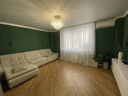Продам трехкомнатную (3-комн.) квартиру, Магнитогорская ул, 1в126, Ростов-на-Дону г