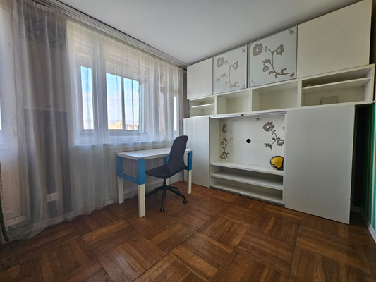 Сдам трехкомнатную (3-комн.) квартиру, Королёва пр-кт, 31к1, Санкт-Петербург г