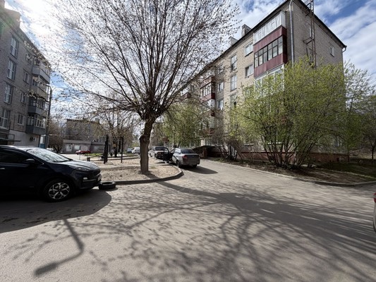 Продам двухкомнатную (2-комн.) квартиру, Железнодорожников ул, 6, Казань г
