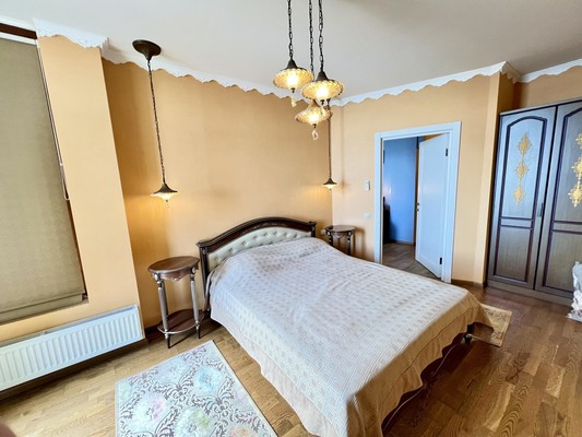 Продам двухкомнатную (2-комн.) квартиру, Ленина В.И. имени наб, 4, Ялта г