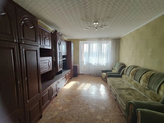 Продам трехкомнатную (3-комн.) квартиру, Салгирная ул, 22, Белоглинка с