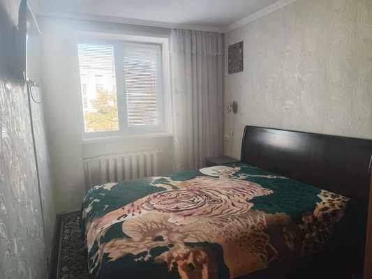Продам трехкомнатную (3-комн.) квартиру, Салгирная ул, 22, Белоглинка с