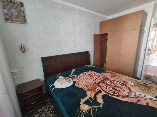 Продам трехкомнатную (3-комн.) квартиру, Салгирная ул, 22, Белоглинка с