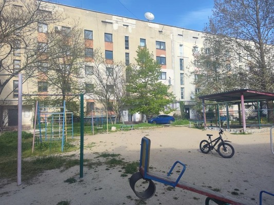 Продам трехкомнатную (3-комн.) квартиру, Салгирная ул, 22, Белоглинка с