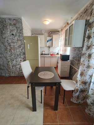 Продам трехкомнатную (3-комн.) квартиру, Советская ул, 32, Саки г