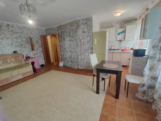 Продам трехкомнатную (3-комн.) квартиру, Советская ул, 32, Саки г