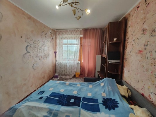 Продам трехкомнатную (3-комн.) квартиру, Советская ул, 32, Саки г