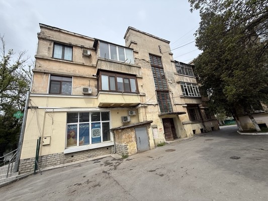 Продам двухкомнатную (2-комн.) квартиру, Ленина б-р, 1к7, Симферополь г