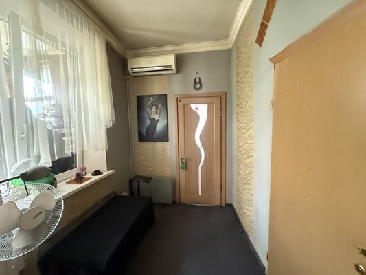 Продам двухкомнатную (2-комн.) квартиру, Ленина б-р, 1к7, Симферополь г