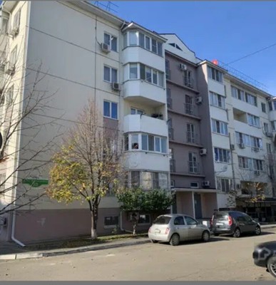 Продам трехкомнатную (3-комн.) квартиру, 3-я Целиноградская ул, 10, Краснодар г