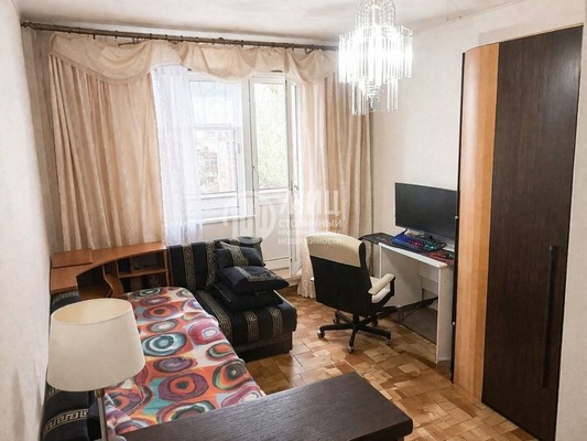 Продам трехкомнатную (3-комн.) квартиру, 1-я Дубровская ул, 1к1, Москва г