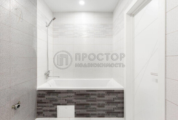 Продам двухкомнатную (2-комн.) квартиру, Поляны ул, 5, Москва г