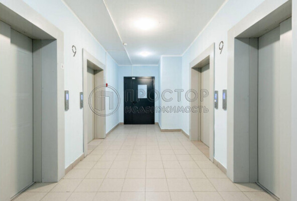 Продам двухкомнатную (2-комн.) квартиру, Поляны ул, 5, Москва г
