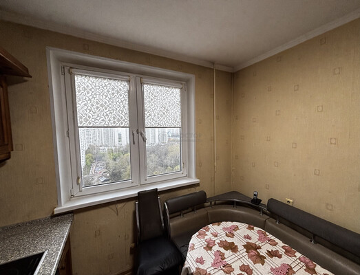 Продам двухкомнатную (2-комн.) квартиру, Барышиха ул, 21, Москва г