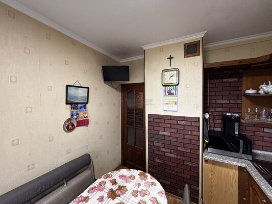 Продам двухкомнатную (2-комн.) квартиру, Барышиха ул, 21, Москва г