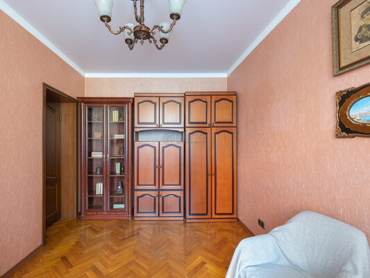 Продам трехкомнатную (3-комн.) квартиру, Ленинский пр-кт, 71, Москва г