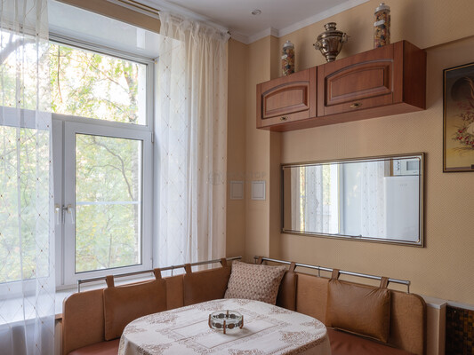 Продам трехкомнатную (3-комн.) квартиру, Ленинский пр-кт, 71, Москва г