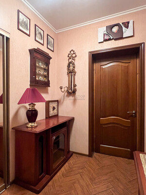 Продам трехкомнатную (3-комн.) квартиру, Ленинский пр-кт, 71, Москва г
