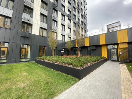 Продам трехкомнатную (3-комн.) квартиру, Большая Комсомольская ул, 5, Красногорск г