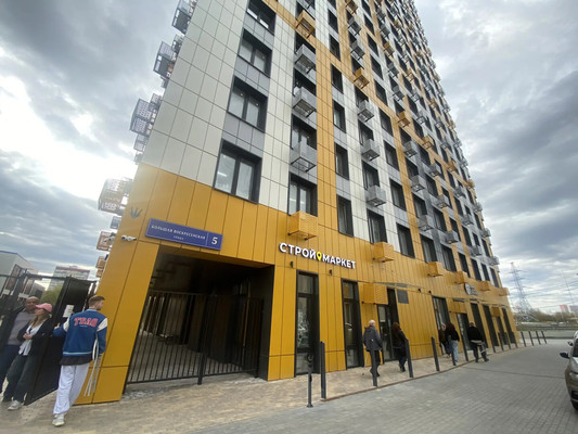 Продам трехкомнатную (3-комн.) квартиру, Большая Комсомольская ул, 5, Красногорск г