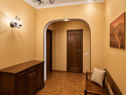 Продам двухкомнатную (2-комн.) квартиру, Большая Академическая ул, 4, Москва г