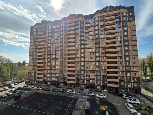 Продам двухкомнатную (2-комн.) квартиру, Парусная ул, 10к2, Краснодар г