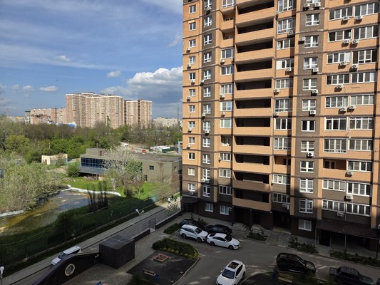 Продам двухкомнатную (2-комн.) квартиру, Парусная ул, 10к2, Краснодар г