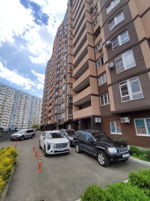 Продам двухкомнатную (2-комн.) квартиру, Парусная ул, 10к2, Краснодар г