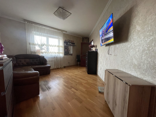 Продам трехкомнатную (3-комн.) квартиру, Ленина ул, 19, Октябрьский рп