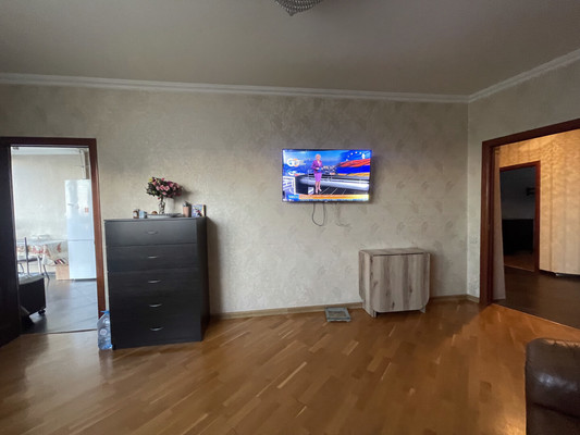 Продам трехкомнатную (3-комн.) квартиру, Ленина ул, 19, Октябрьский рп