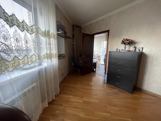 Продам трехкомнатную (3-комн.) квартиру, Ленина ул, 19, Октябрьский рп